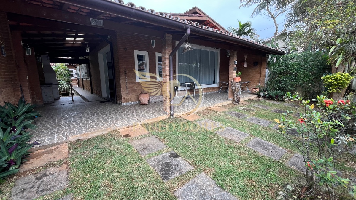Casa Á Venda com 3 Dormitorios Mais Edícula Itagua Ubatuba-sp