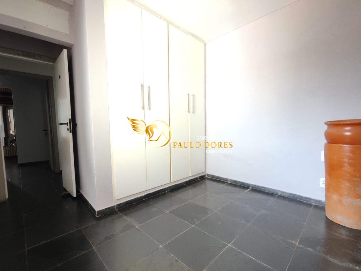 Casa à venda com 3 quartos, 221m² - Foto 14