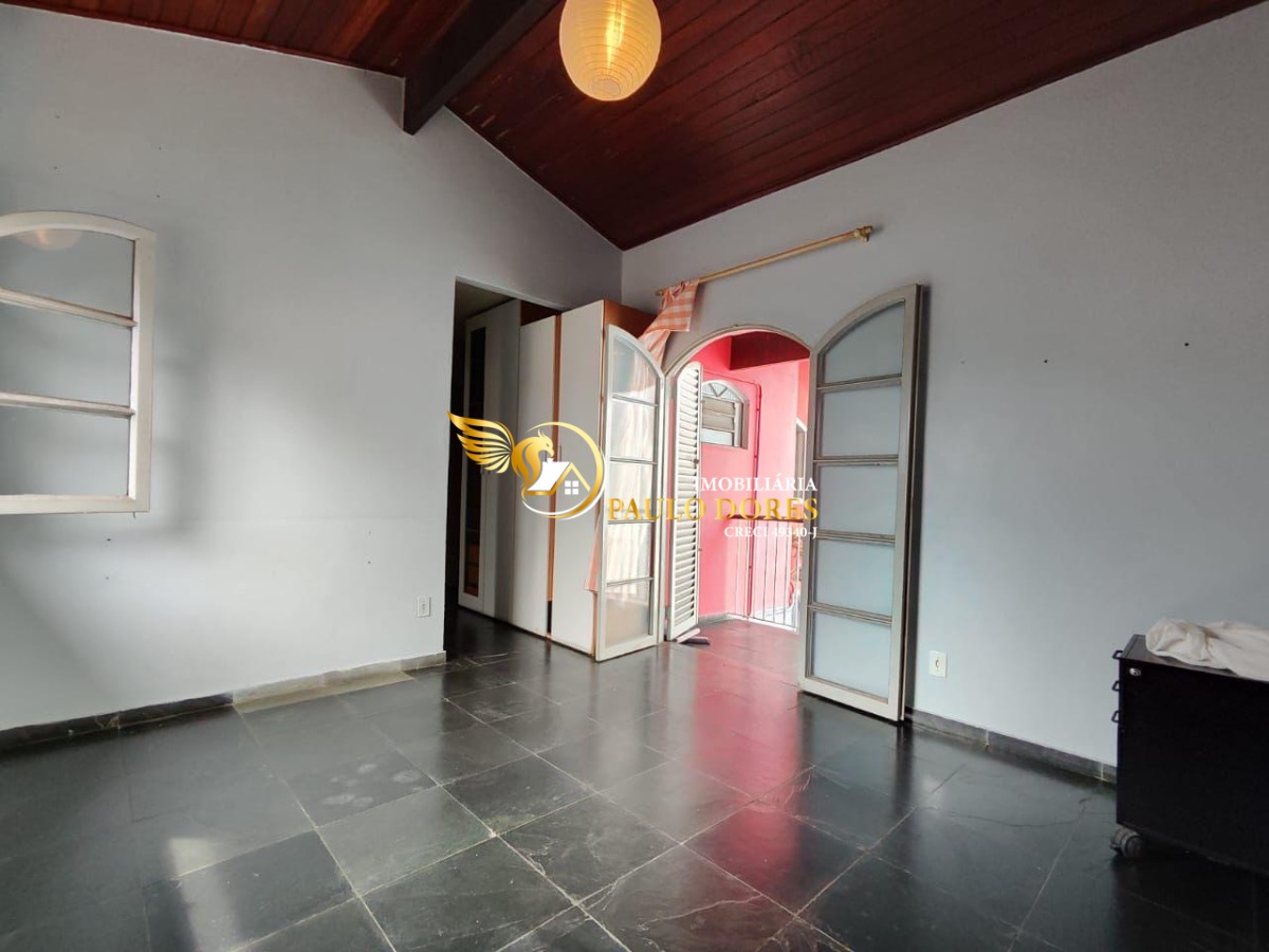 Casa à venda com 3 quartos, 221m² - Foto 18