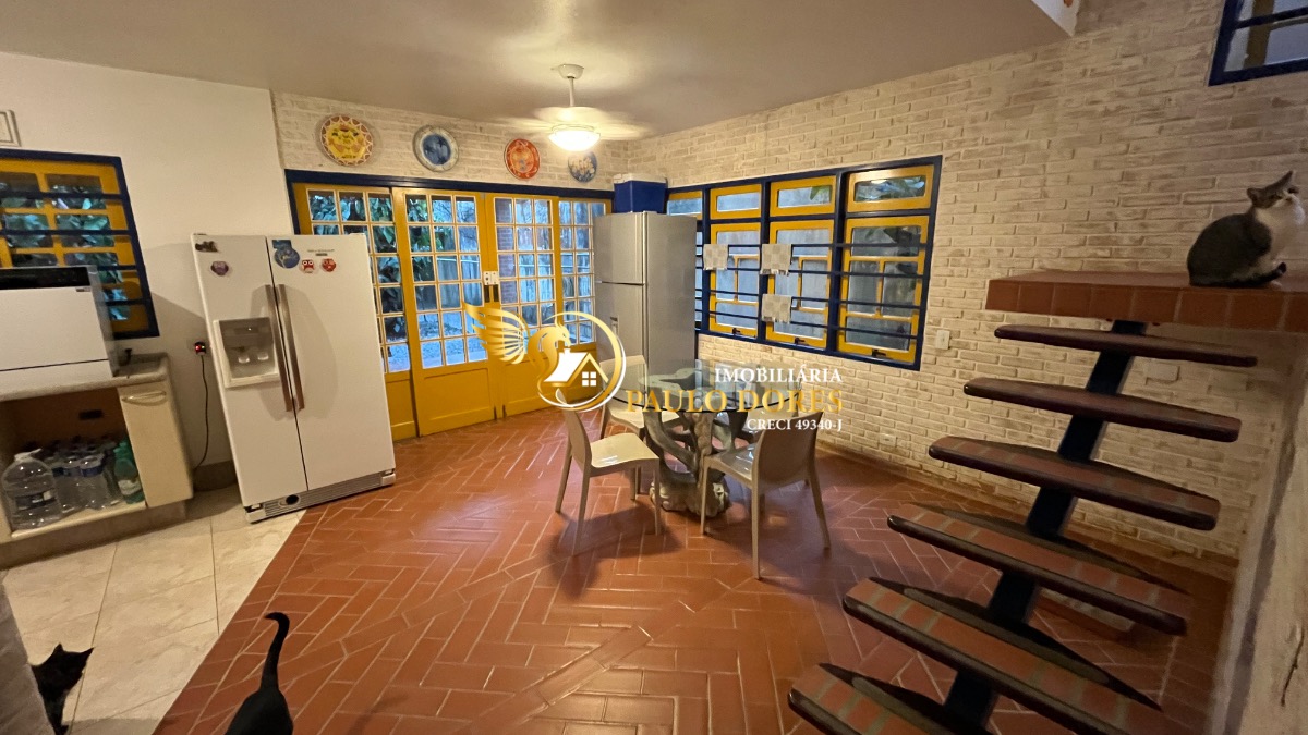 Casa, 3 quartos, 212 m² - Foto 1