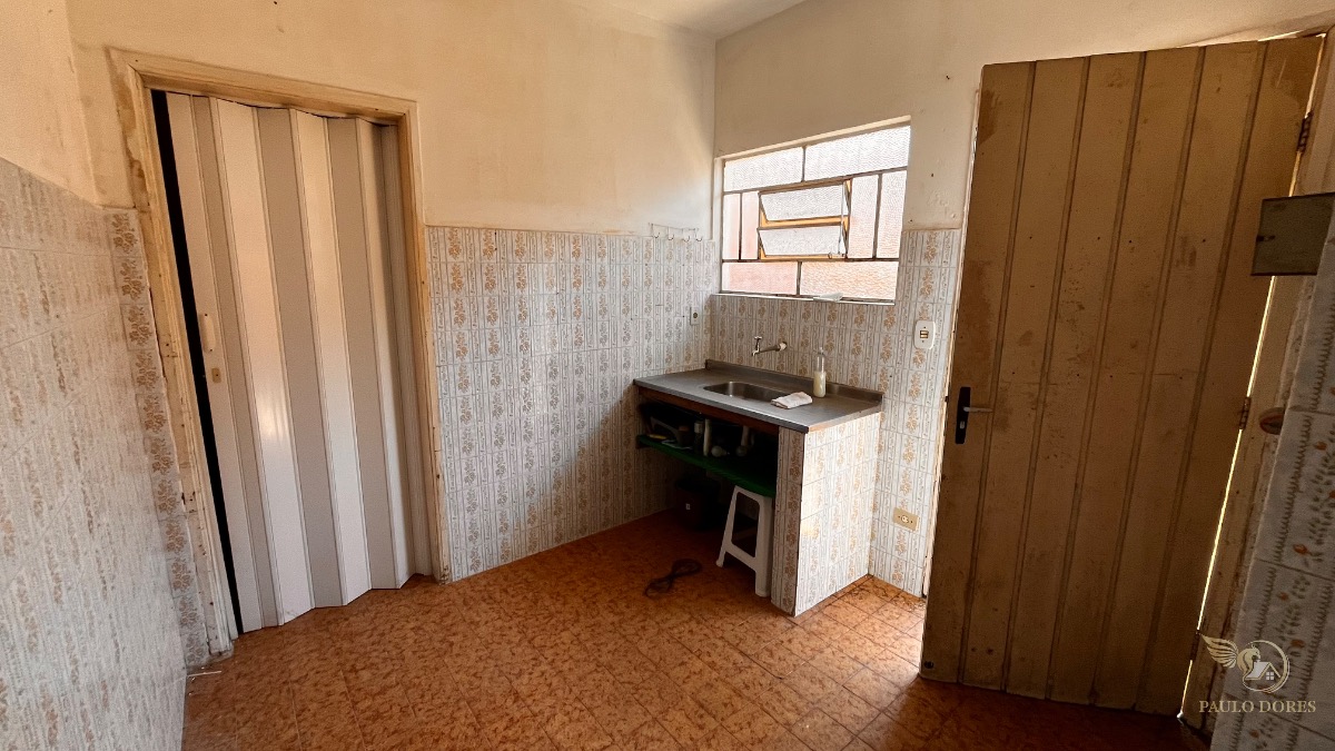 Casa à venda com 4 quartos, 144m² - Foto 3